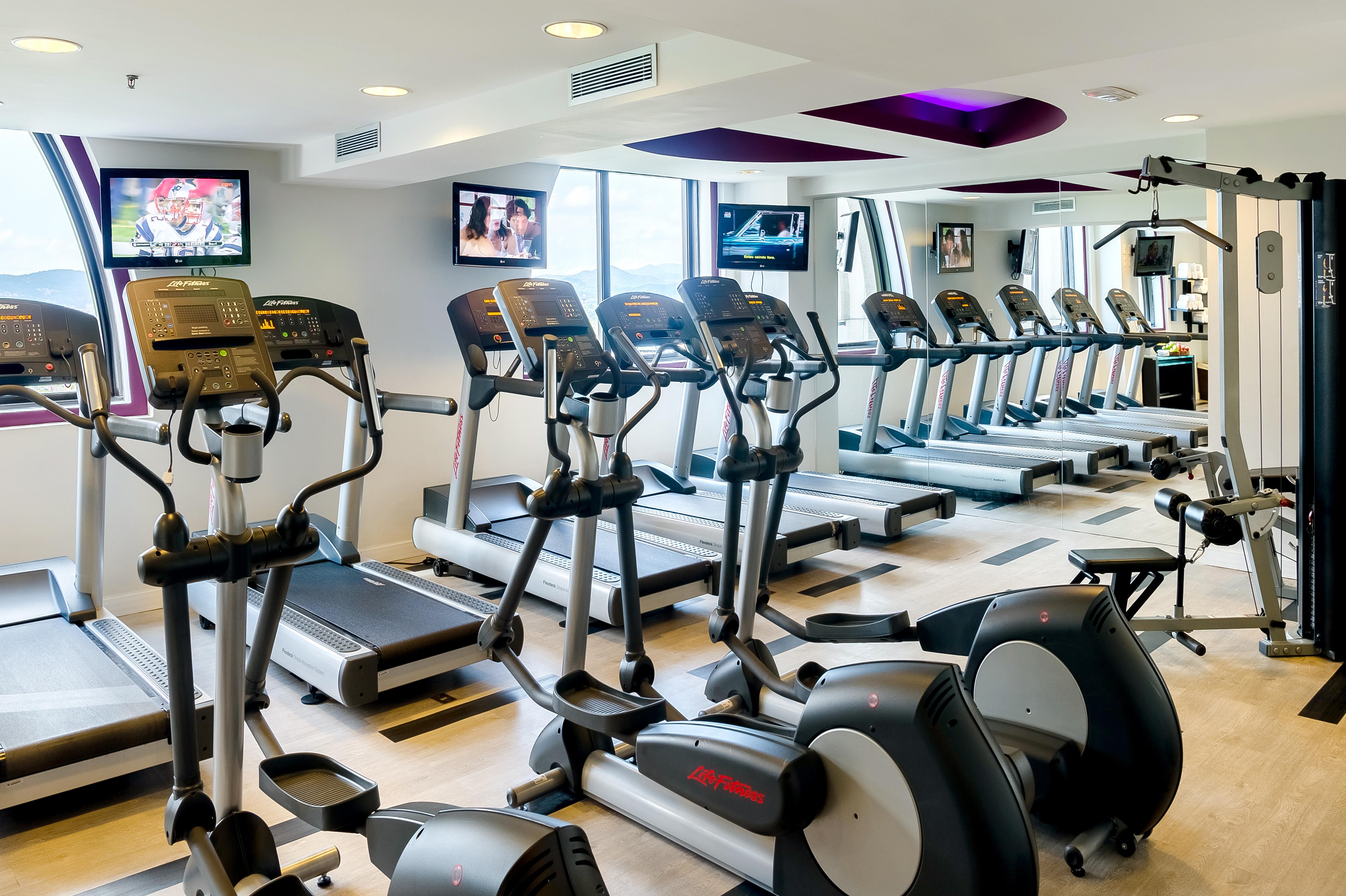 Pullman Sao Paulo Guarulhos Airport Hotel Екстериор снимка A typical Virgin Active gym
